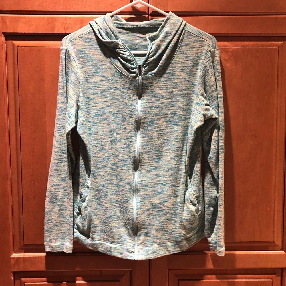Like new! Women’s Large Fitted Columbia Full zip.